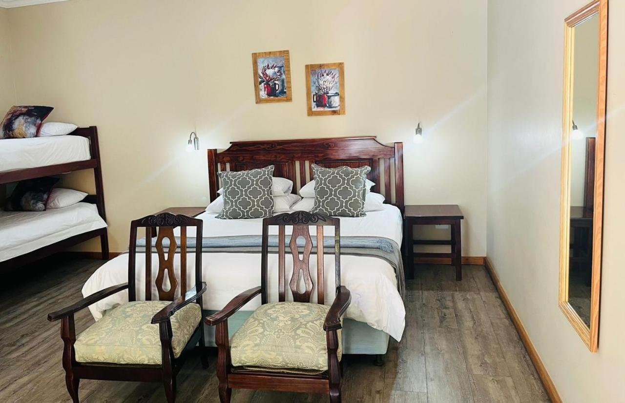 17 On Bird Guest House Beaufort West Exterior foto