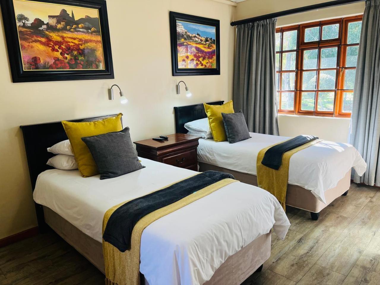 17 On Bird Guest House Beaufort West Exterior foto