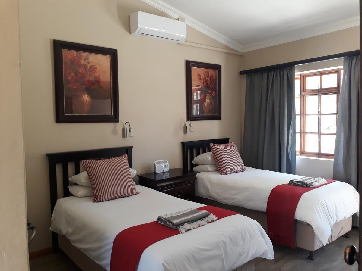 17 On Bird Guest House Beaufort West Exterior foto
